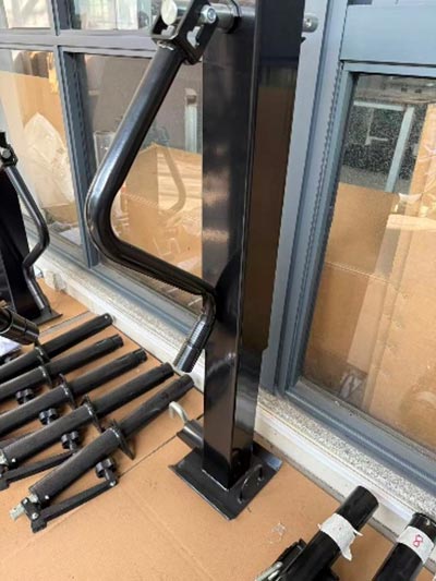 manual trailer jacks